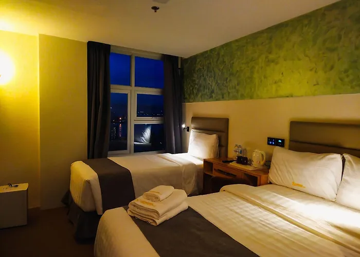 酒店 Sempre Premier - Mactan Airport 3*